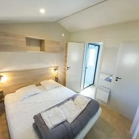 3 Etoiles - Piscine - Ccaaffc Parque de Campismo Prigny