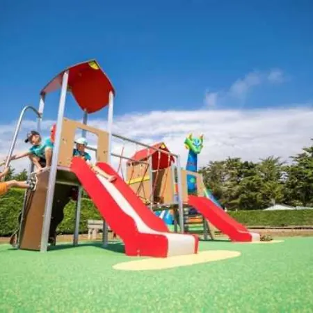 Parque de Campismo 3 Etoiles - Piscine - Ccaaffc Prigny