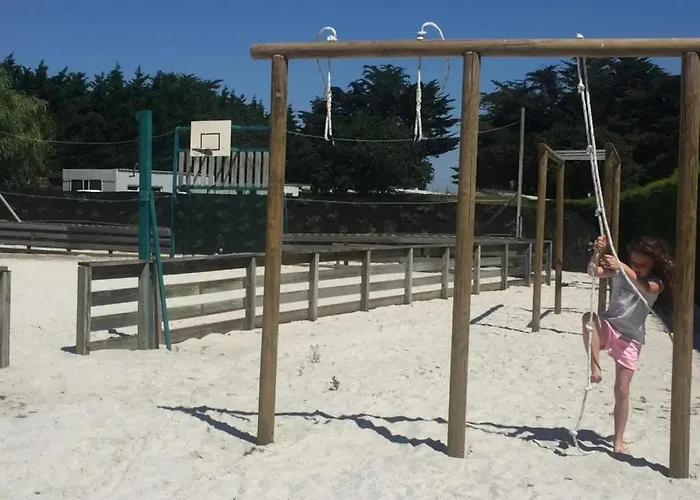 Zecamping 3 Animaux Acceptes Club Enfant Piscine Couverte Кемпинг 3*